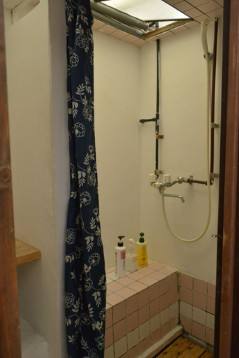 Bathroom 5, Guesthouse Bon, Kyoto
