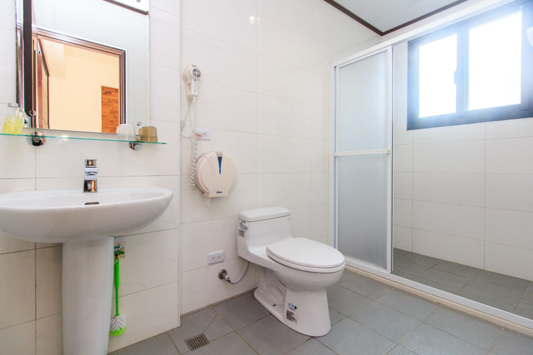 Bathroom 3, QK B&B, Yilan