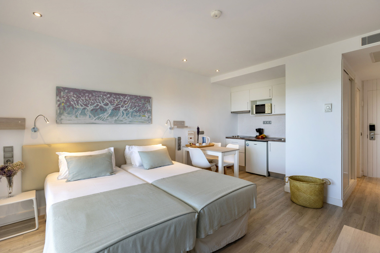 Bedroom 3, Aparthotel Houm Plaza Son Rigo, Baleares
