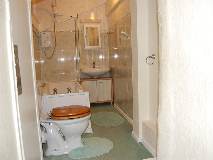 Bathroom 4, Britannia Inn, Denbighshire
