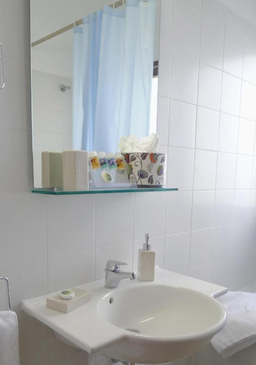Bathroom 5, Dioscouri Hotel, Peloponnese