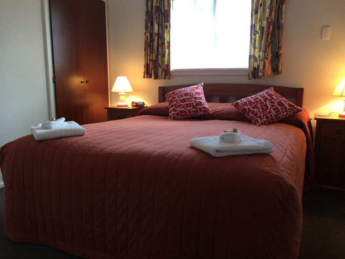 Bedroom 2, Earnslaw Motel, Christchurch