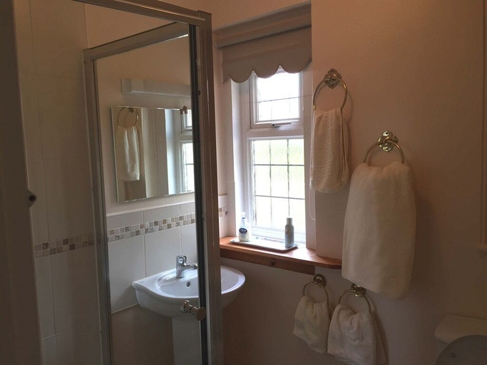 Bathroom 4, Coombe House, Gloucestershire
