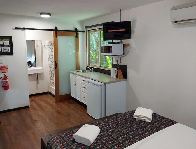Bedroom 2, Litchfield Tourist Park - Campground, Coomalie