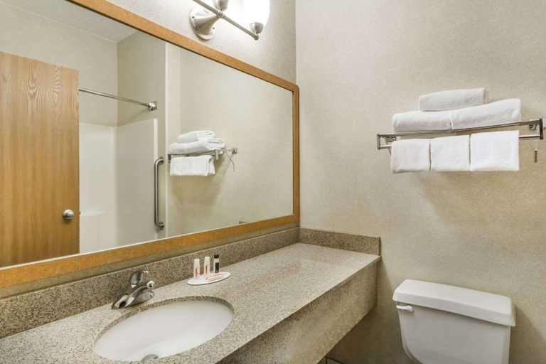 Bathroom 3, Baymont by Wyndham Billings, Yellowstone