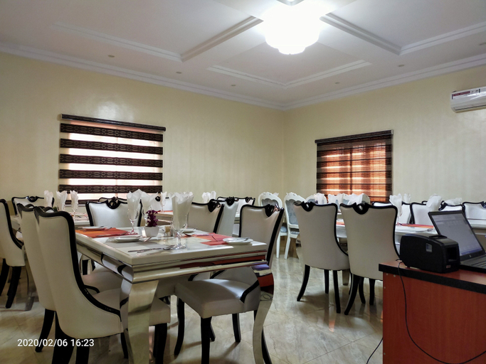 Food & Drinks 5, Alim Royal Hotel & Suites, AbujaMun