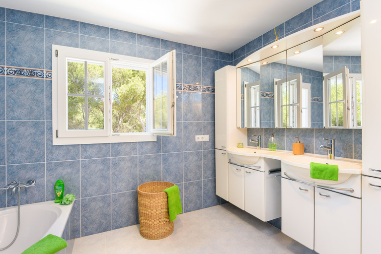 Bathroom 4, Villa LosSuenos, Baleares