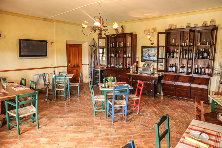 Food & Drinks 4, Porto Dona Maria, Lagos