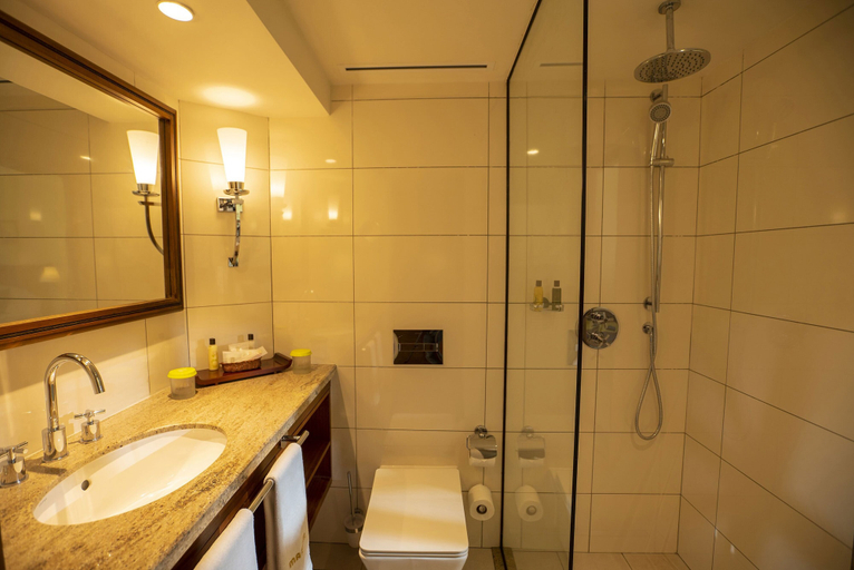 Bathroom 5, Maritim Resort & Spa Mauritius