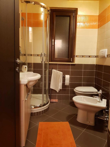 Bathroom 4, Rocca Nicefora B&B Vallelonga, Vibo Valentia