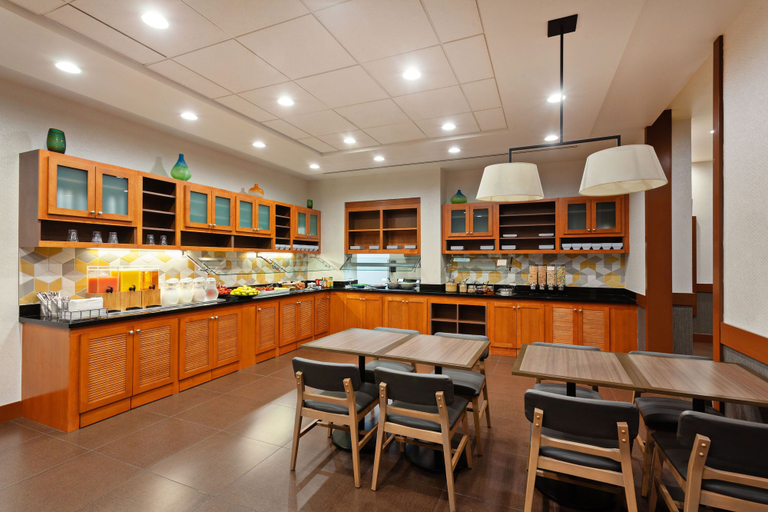 Food & Drinks 5, Hyatt Place San Diego/Vista-Carlsbad, San Diego