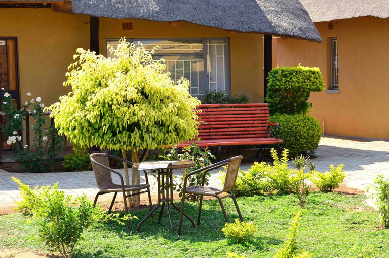 Exterior & Views 2, Thulamela Guest House, Mahalapye