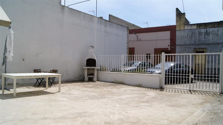 Others 4, Residence Sella, Lecce