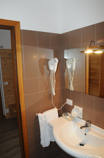 Bathroom 4, Hotel Arnica, Trento