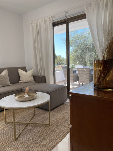 Others 3, Phaedrus Living City Flat Androcleous