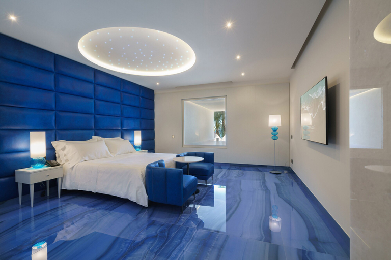 Bedroom 3, Grotta Palazzese Beach Hotel, Bari