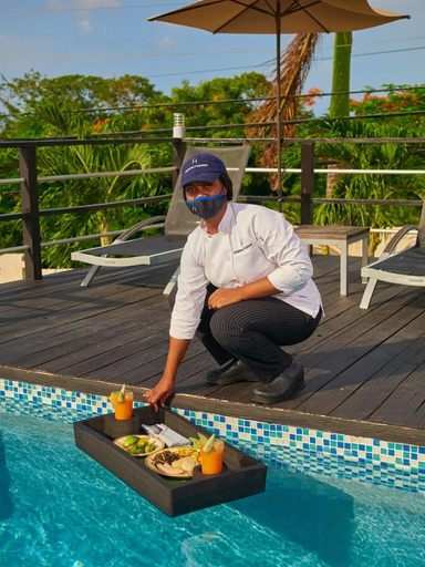 Food & Drinks 4, Hospitality Expert CB1