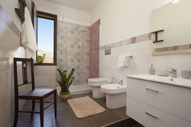 Bathroom 4, Villa Del Poggio, Trapani