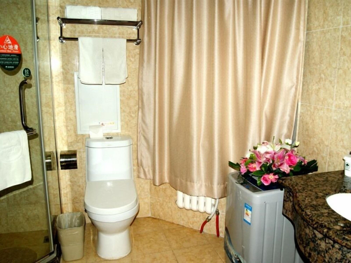Bathroom, GreenTree Inn Beijing Changping District Beiqijia Future Science & Technology City Hotel, Beijing