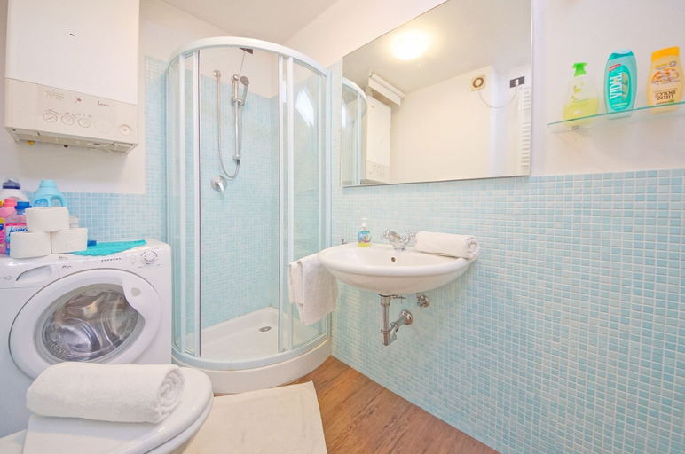 Bathroom 4, DolceVita Apartments N. 329, Venezia