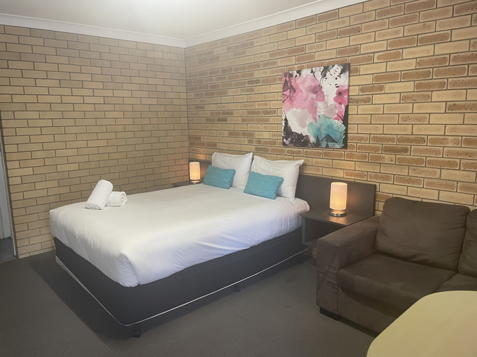 Bedroom 4, Blue Violet Motor Inn, Toowoomba - North-East