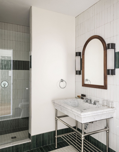 Bathroom 5, The Quoin Hotel, New Castle
