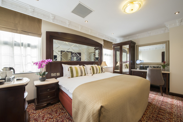 Bedroom 2, George Street Hotel, Oxfordshire