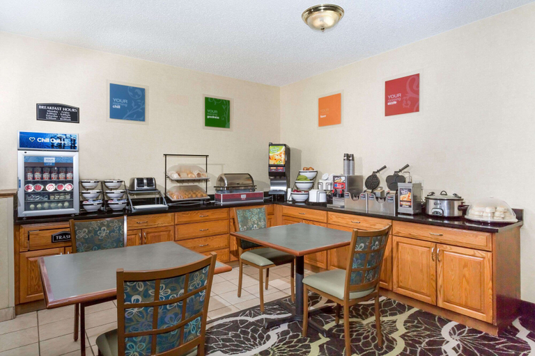 Food & Drinks 4, Baymont by Wyndham Billings, Yellowstone