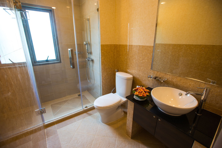 Bathroom 4, Villa Navin Premier Pool Villa, Pattaya