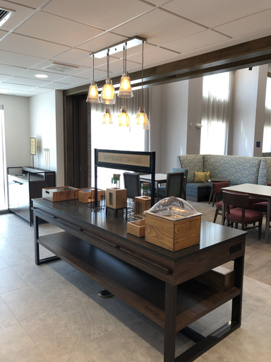 Food & Drinks 5, Hampton Inn & Suites Pekin Peoria Area, Tazewell