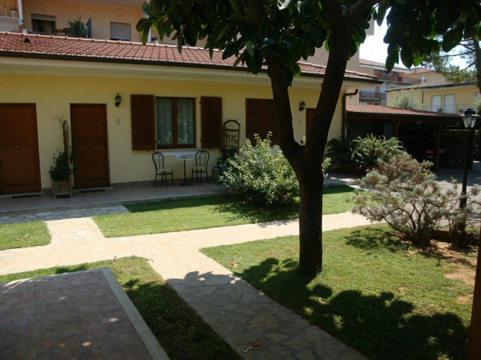 Villa Anita, Latina