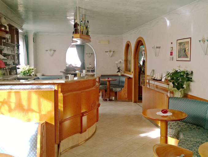 Food & Drinks 5, Villa Emma, Trento