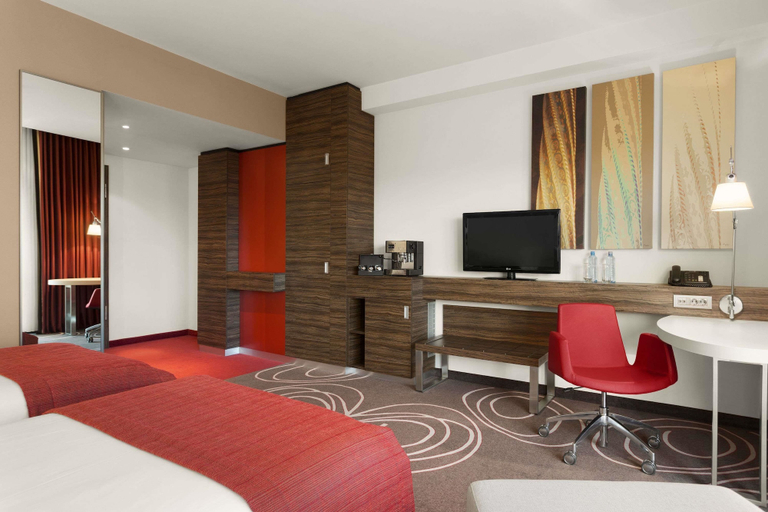 Bedroom 2, Ramada by Wyndham Pitesti, Pitesti