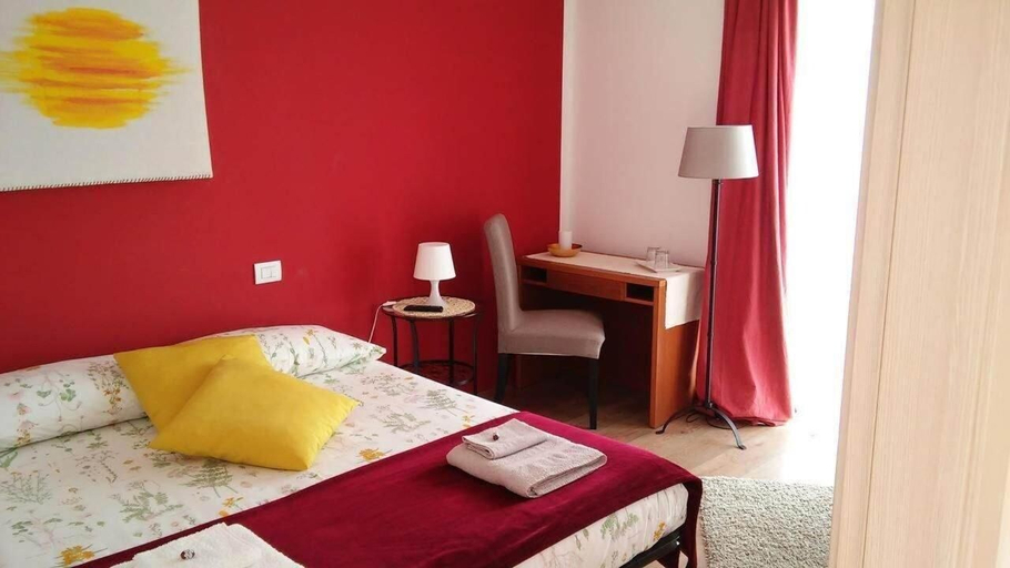 Bedroom 3, B&B Aria d'Argento, Trento