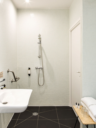 Bathroom 4, Hotel Paradis, Paris
