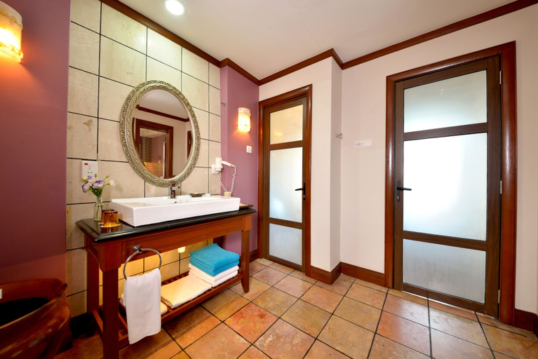 Bathroom 5, Grand Lexis Port Dickson, Port Dickson