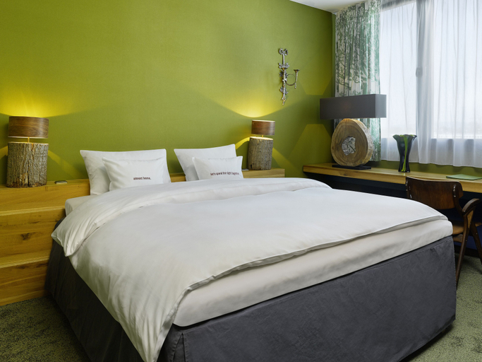 Bedroom 4, 25hours Hotel Frankfurt The Goldman, Frankfurt am Main