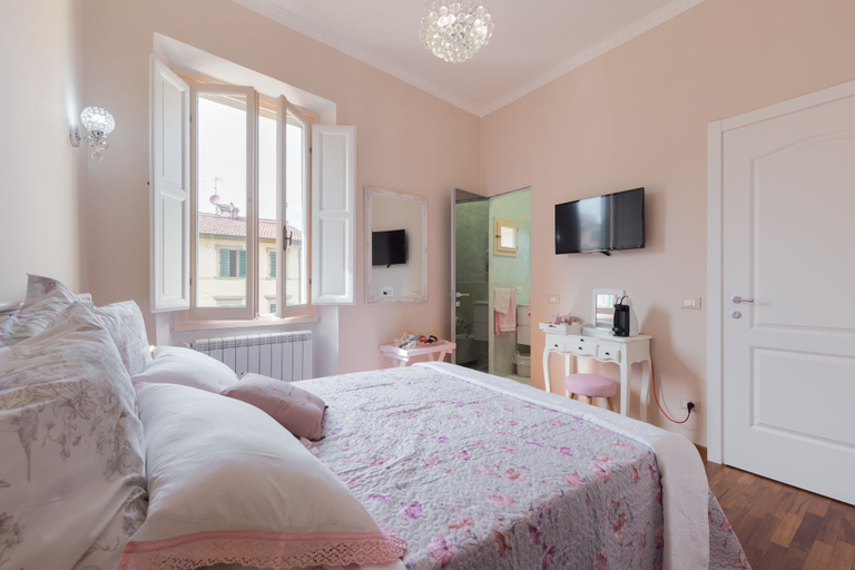 Bedroom 5, Central View Suite, Florence
