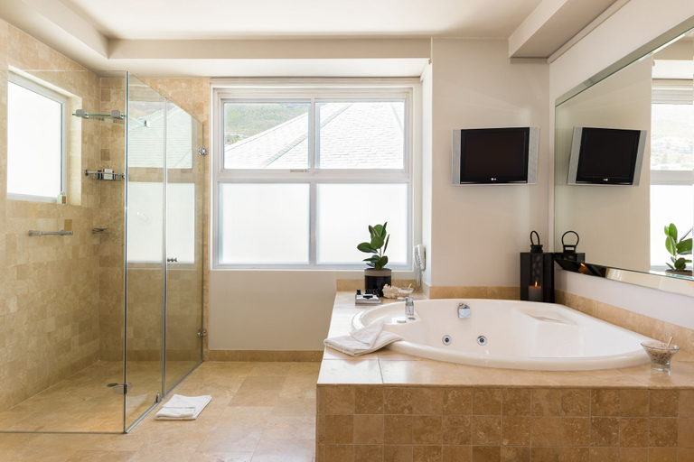 Bathroom 5, The Bay Hotel, City of Cape Town