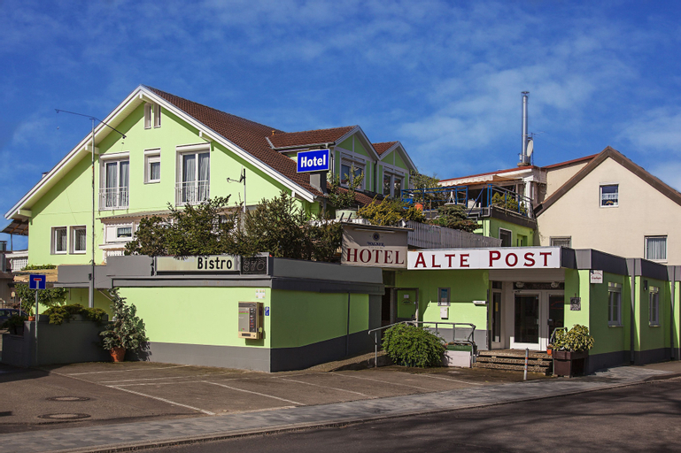 Exterior & Views
