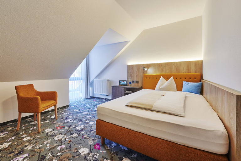 Bedroom 3, Landhotel Seerose, Fürth