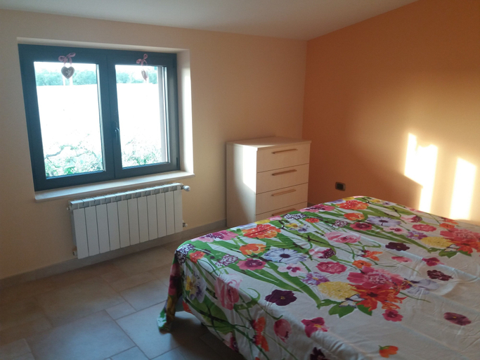 Bedroom 3, Villa Calendula, Bari