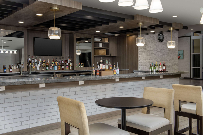 Food & Drinks 5, Embassy Suites Hotel Winston-Salem, Forsyth