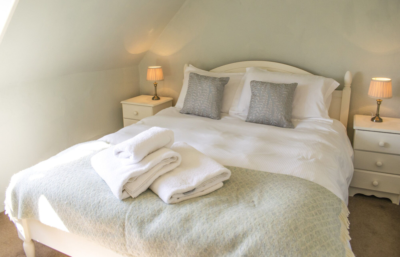 Bedroom 2, The White Horse & Griffin, North Yorkshire