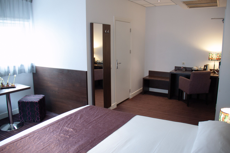 Bedroom 3, Hotel Luxer, Amsterdam