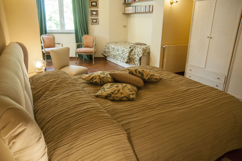 Bedroom 5, La Villa, Messina