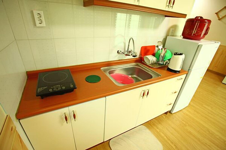 Dining Room 4