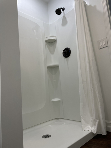 Bathroom 3, Gatehouse Motel, Steuben