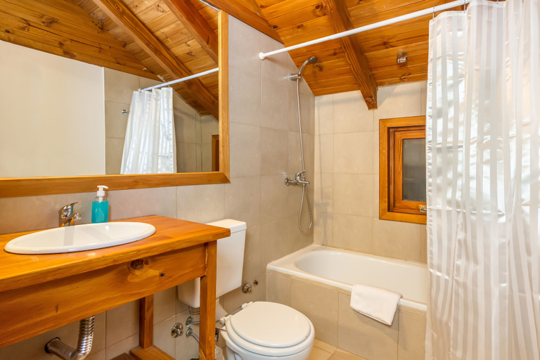 Bathroom 3, Arbolar Casas de Montaña, Los Lagos