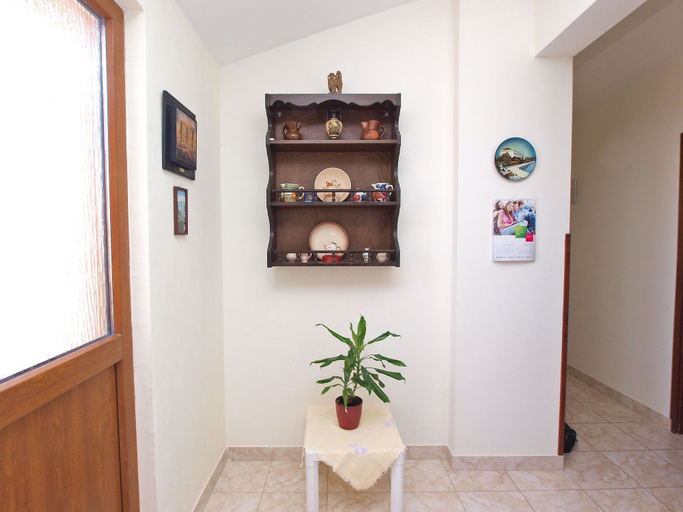 Others 4, Apartment 250, Fažana